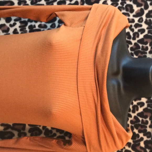 Off the Shoulder Top - Picture 2 of 6